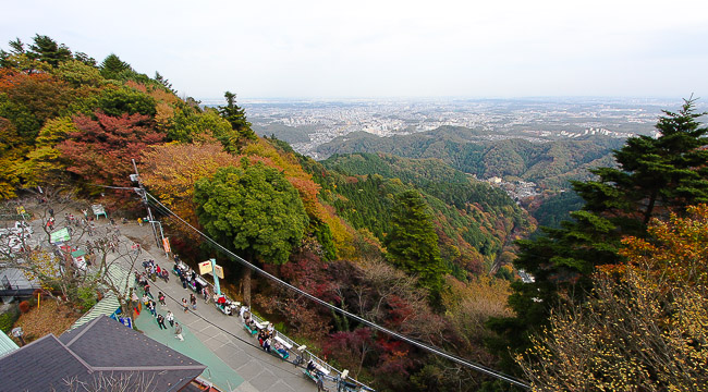 “Đưa nhau đi trốn” tại khu nghỉ mát núi Takao, ngoại ô Tokyo